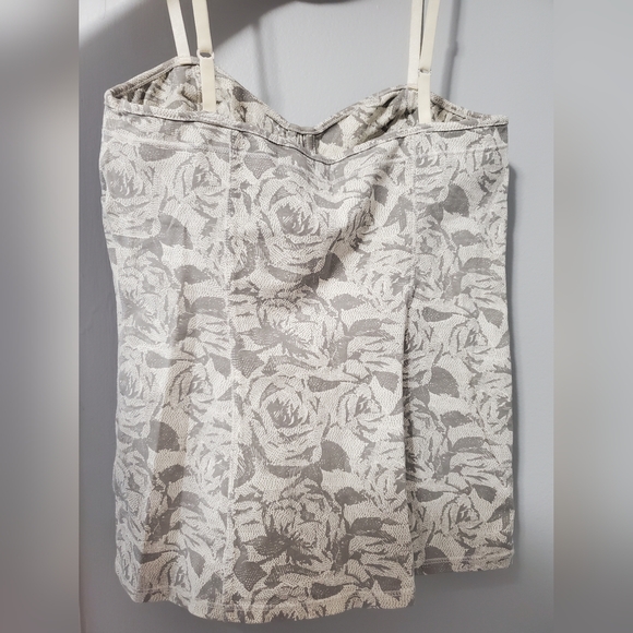 Talula sz Medium Tank Top - Picture 5 of 6